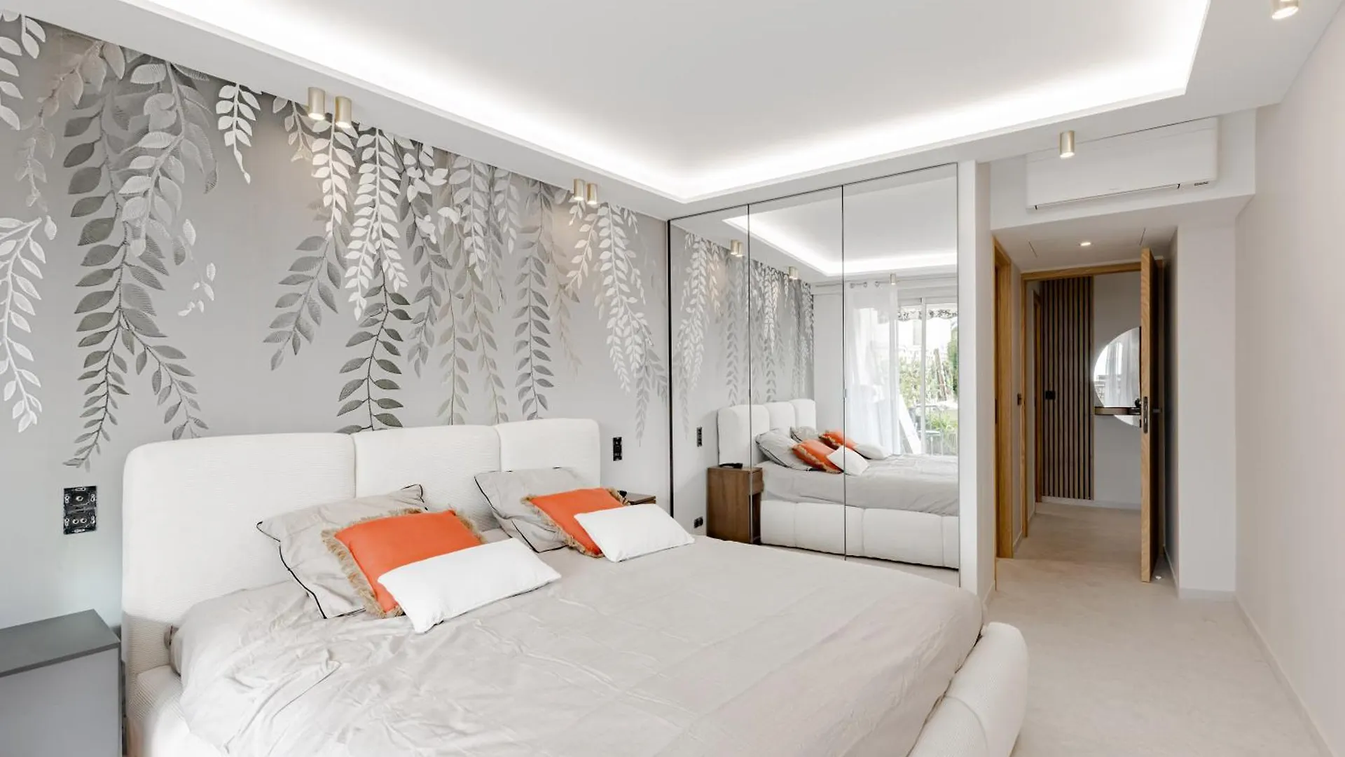 Cannes Apartment Sea View - 18H