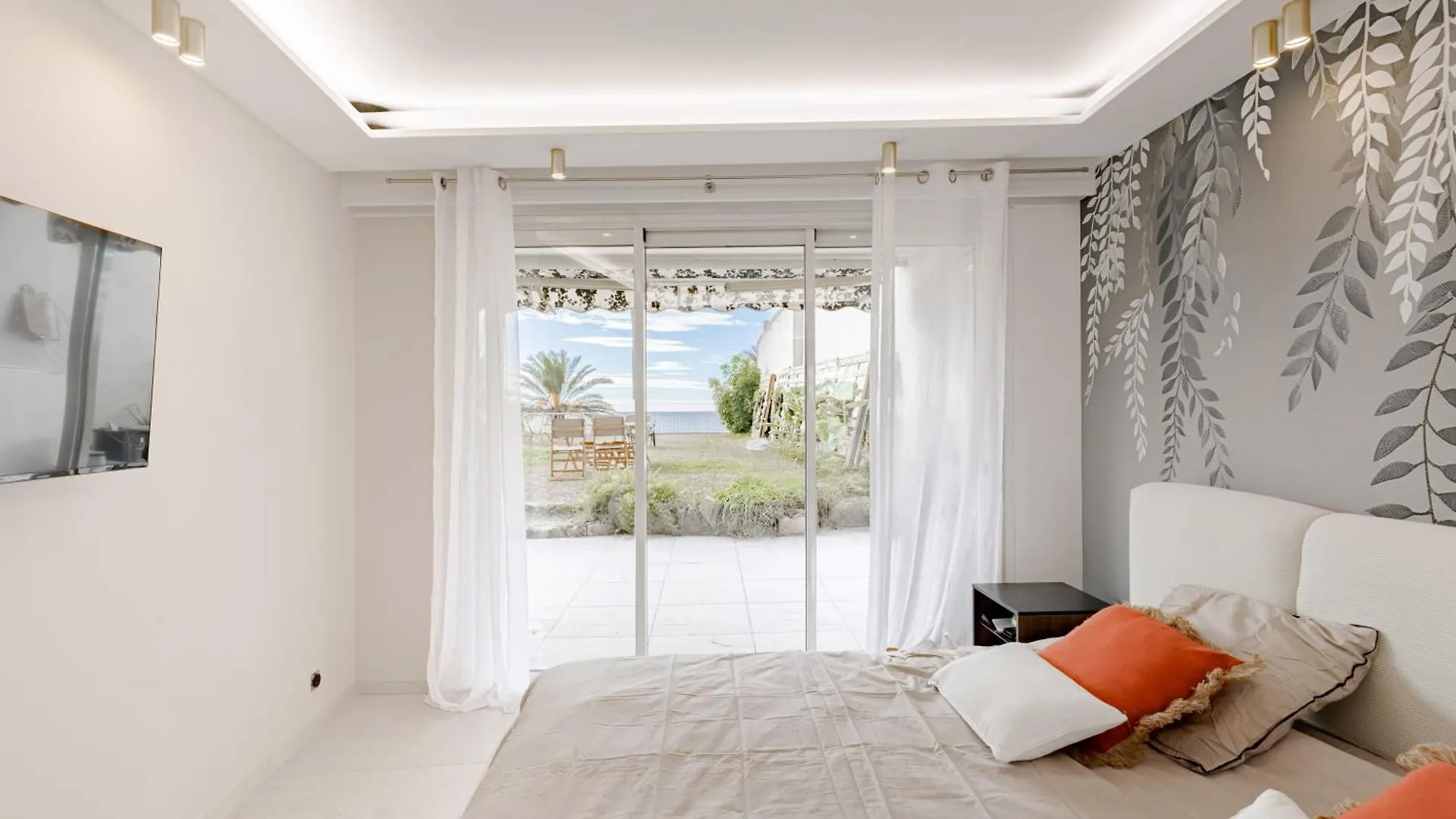 Cannes Apartment Sea View - 18H