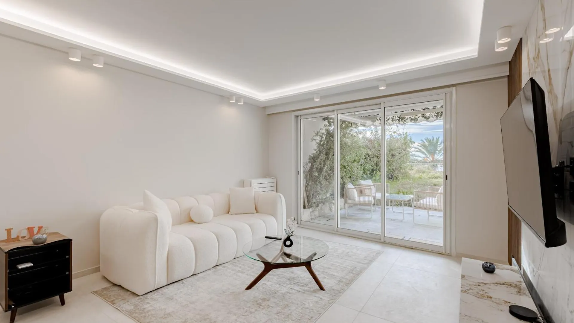 Cannes Apartment Sea View - 18H