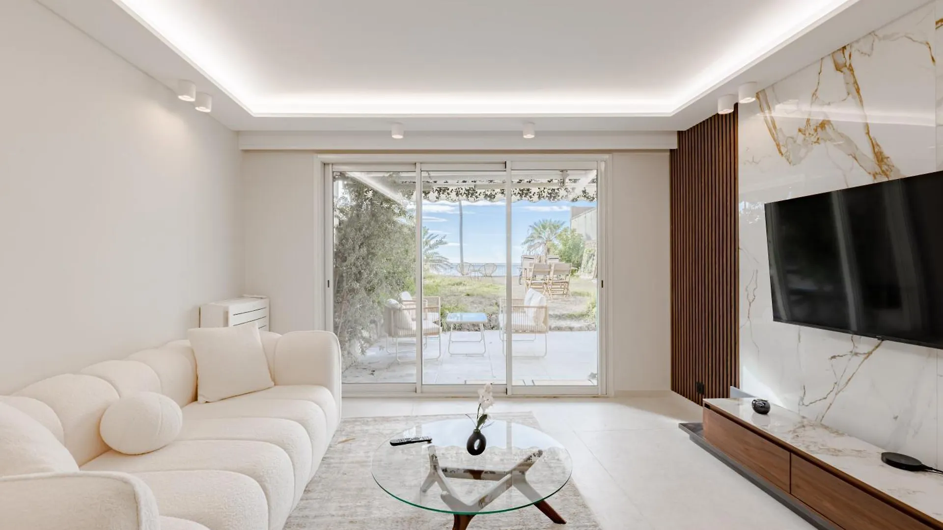 Cannes Apartment Sea View - 18H